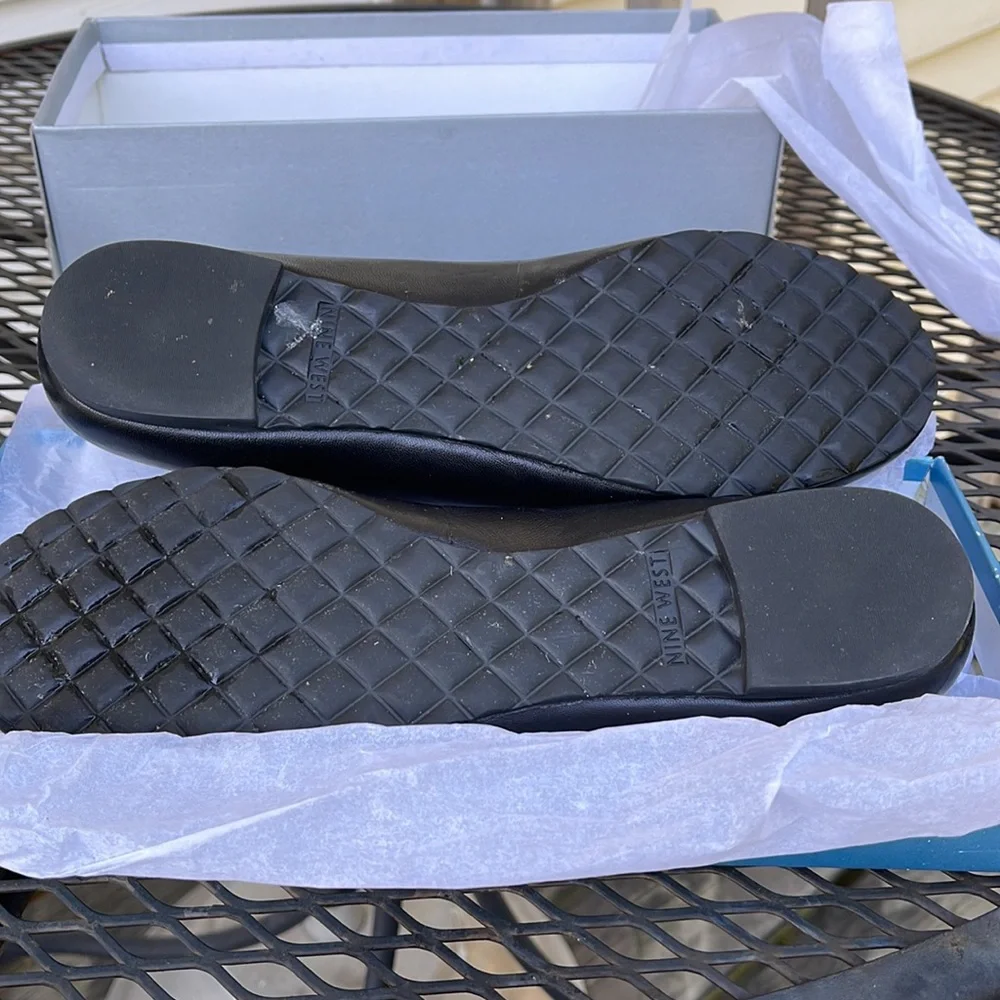 Nine West black leather shoes size 8 1/2 M - Picture 2 of 5